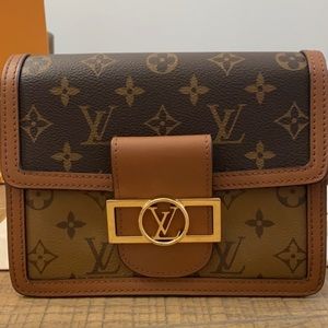 💯AUTHENTIC LOUIS VUITTON MINI DAUPHINE.